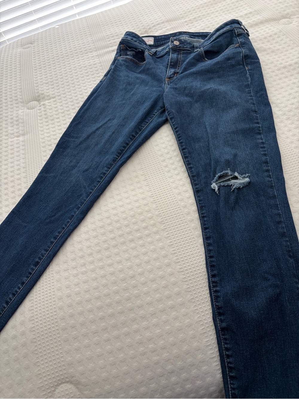GAP Dark Blue Skinny Jeans with Knee Rip